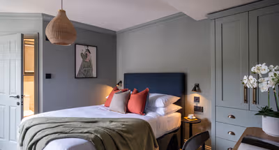 2 bedroom apartment at 5&6 North Place