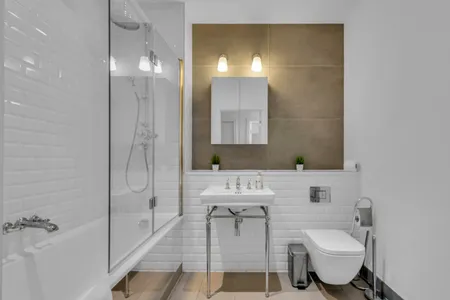 Bathroom - 1 bed apartment