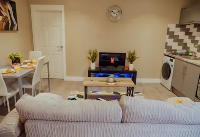 Modern 1BR • Free Parking • Walk to West Park