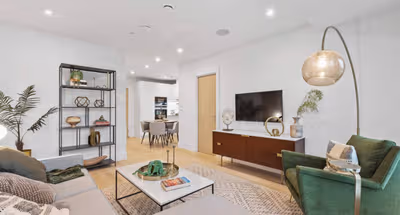 Flat 67 Coombe Hill House (London)