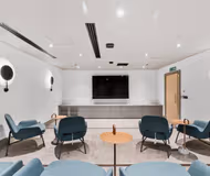 Flat 67 Coombe Hill House (London)