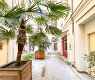 Authentic Parisian Stay-Expansive 5-Bedroom in a Chic, Historic Locale