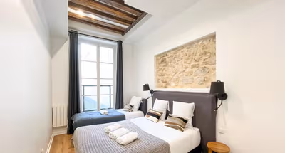 Authentic Parisian Stay-Expansive 5-Bedroom in a Chic, Historic Locale