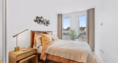 Flat 117 Coombe Hill House (London)