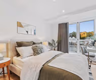 Flat 117 Coombe Hill House (London)
