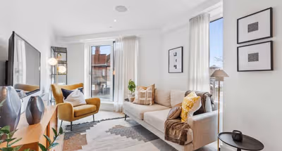 Flat 117 Coombe Hill House (London)