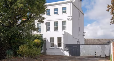 Flat 3, 98 Prestbury Road