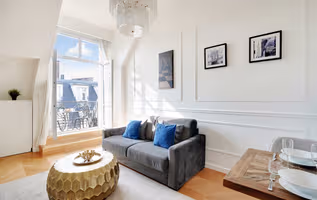 Av. des Champs-Élysées Serviced Apartment