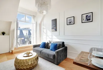 Av. des Champs-Élysées Serviced Apartment