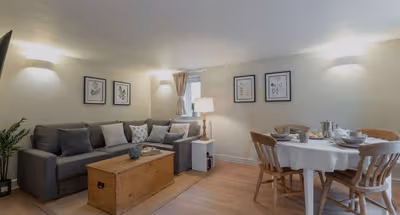 2 Coach House