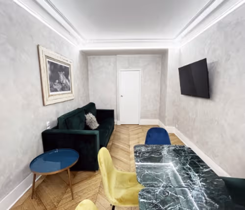 Rue Des Rosiers Serviced Apartment
