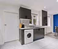 3 Bed Contractor Friendly WIFI Lots Of Parking