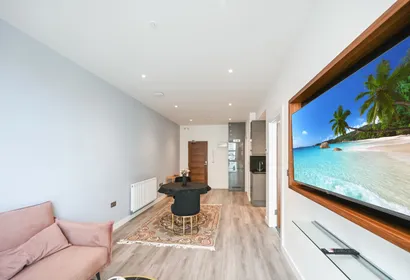 Luxury 1-Bedroom 2mins walk CMK shopping and Xscape