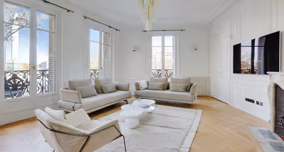 Walk to Bastille & Marais with Balcony