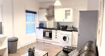 Yeovil 2BR Flat