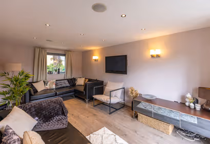 Spacious & Bright Home | Driveway | Sleeps 9!