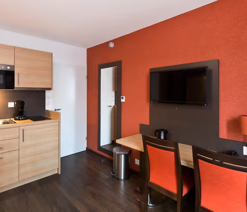 Avenue Julien Serviced Apartment