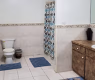 Spacious & Convenient Apartment at West Bay Street