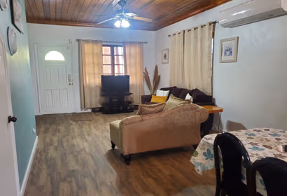 Spacious & Convenient Apartment at West Bay Street