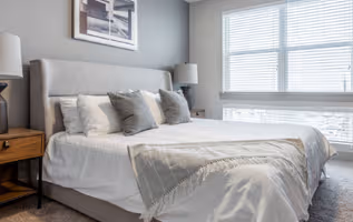 East Riverside Drive Apartment