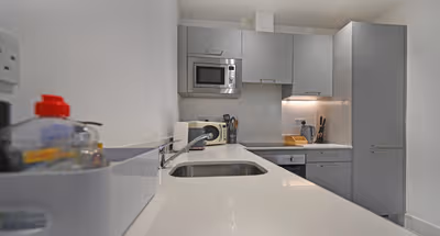 CMK Towergate 2 bd Eligant Flat 10min  walk from station