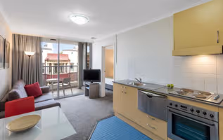 Cleveland St Serviced Apartment
