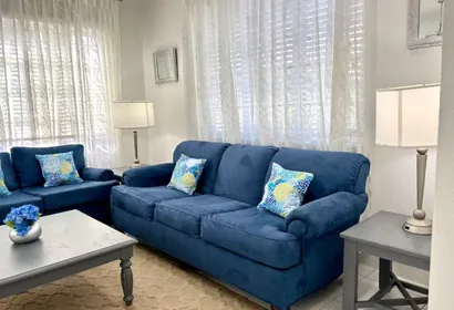 Elegant & Spacious Townhouse in Nassau