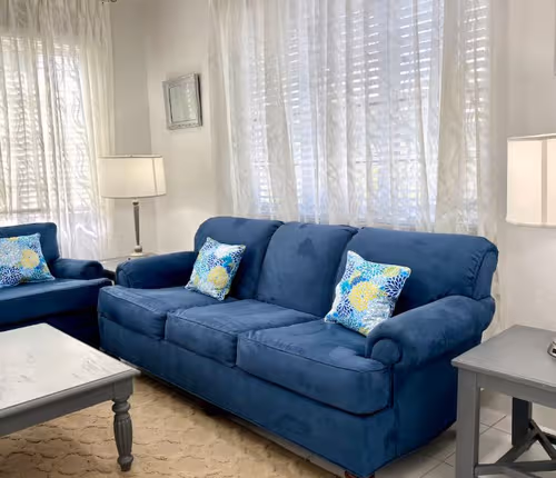 Elegant & Spacious Townhouse in Nassau