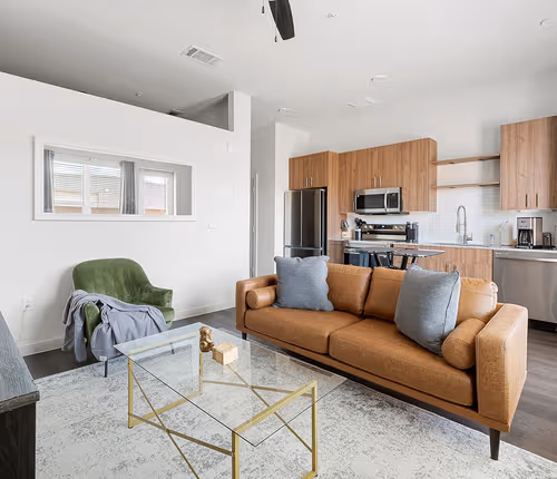 Empire Central Aviata