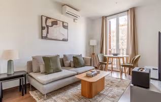 Pg. de St. Joan Serviced Apartment