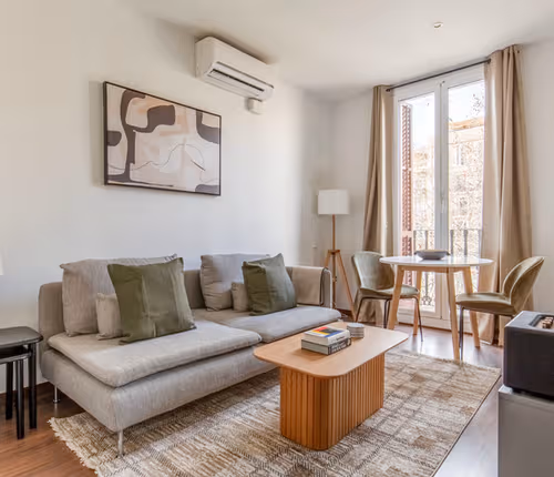 Pg. de St. Joan Serviced Apartment