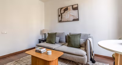 Pg. de St. Joan Serviced Apartment