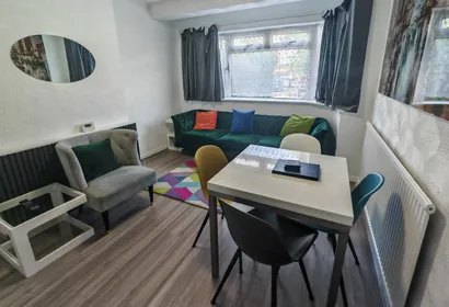 Garland 2 Bedroom Apartment With Private Entrance, Garden And Parking