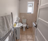 Garland 2 Bedroom Apartment With Private Entrance, Garden And Parking