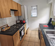 Garland 2 Bedroom Apartment With Private Entrance, Garden And Parking