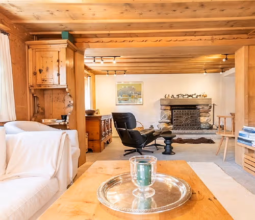 Davos Wood Touch service apartment