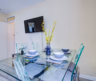 Inviting 2BR Urban Apartment in Croydon