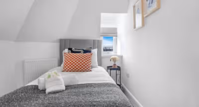 77 Craddock Apartment