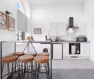 77 Craddock Apartment