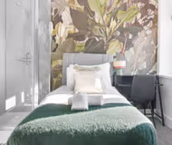 77 Craddock Apartment