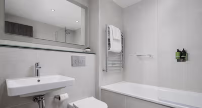 Bathroom - 1 bed apartment