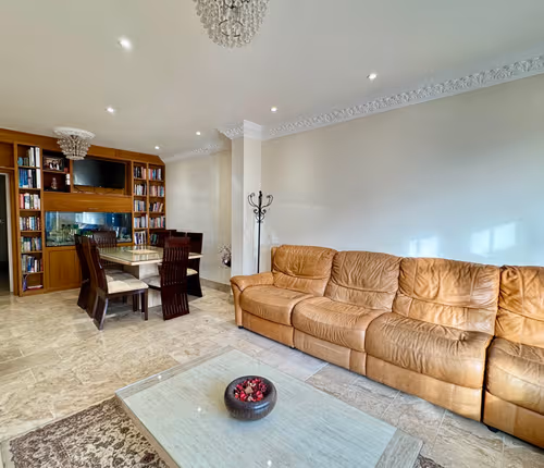 Luxury 8 Bed Home Near Luton Airport