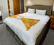 Luxury 8 Bed Home Near Luton Airport