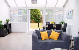 4 Double Bedrooms with Secure Parking & Wifi