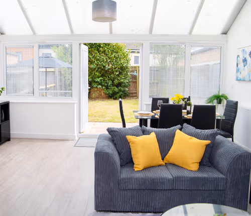 4 Double Bedrooms with Secure Parking & Wifi