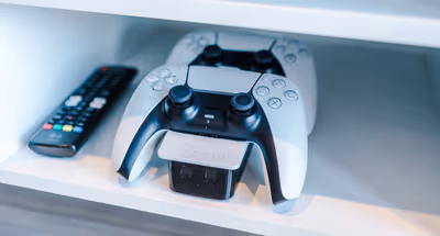 Luxury Getaway In MCR w/PS5, WiFi & Free Parking