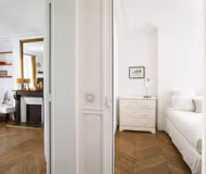 Steps from the Seine and Île Saint-Louis – BD Morland