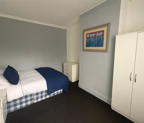 4 Bedroom House in LS11