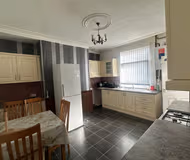 4 Bedroom House in LS11