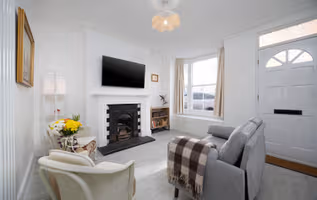 Warm & Inviting Home | Lincoln Hospital | Sleeps 5